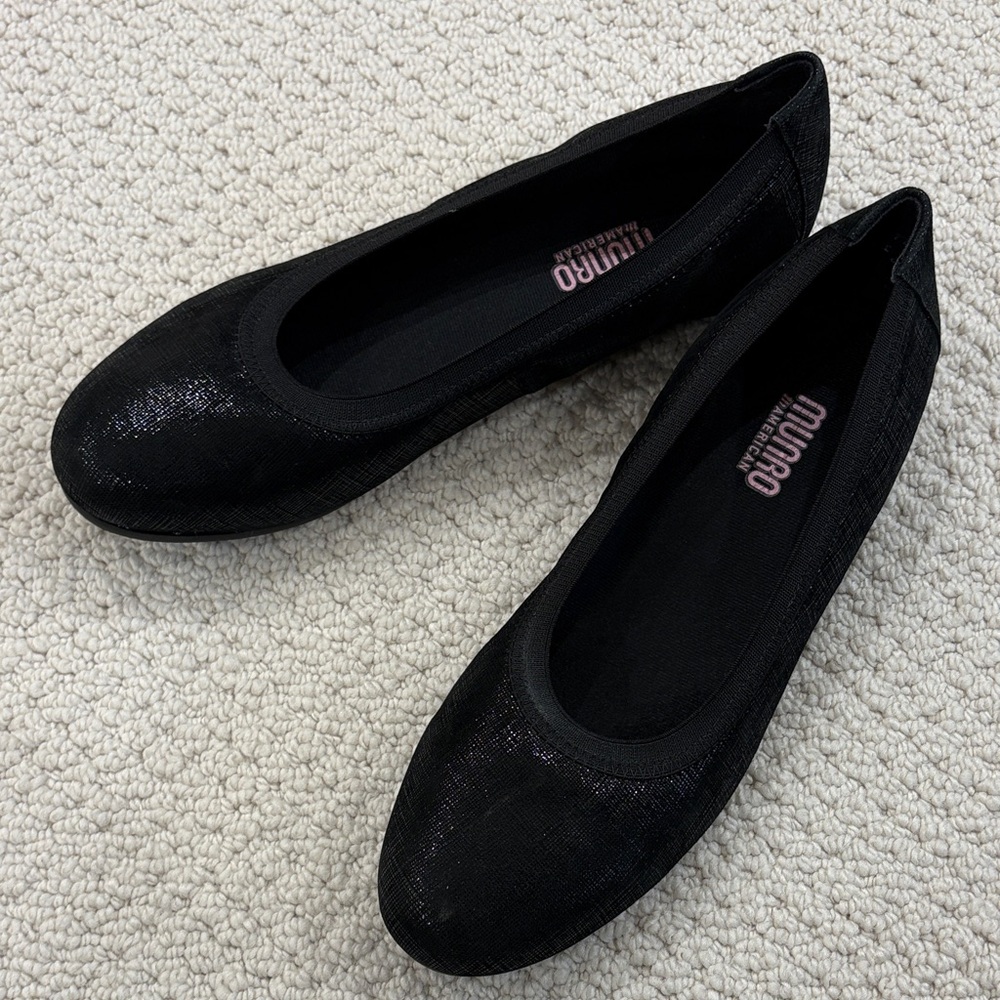 Munro Shimmering Black Flats size 9.5